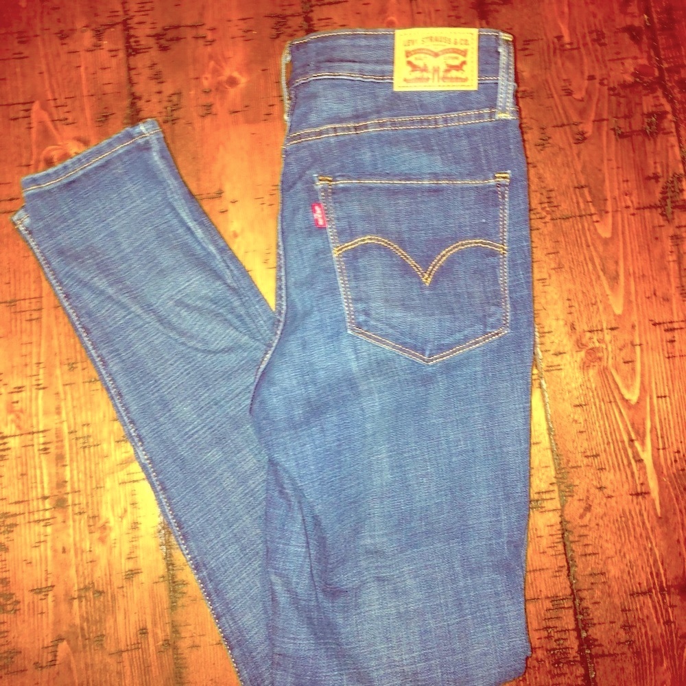 Levi’s High Rise Skinny Jean NWOT